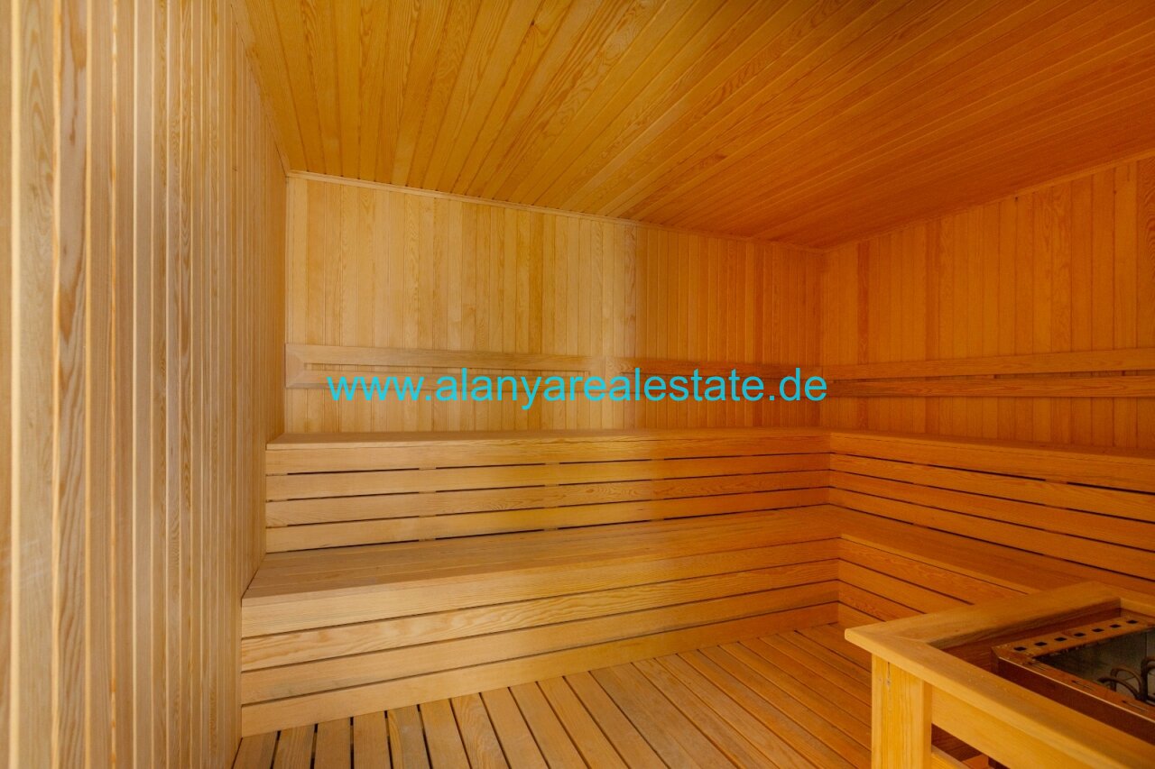 BEST OFFER Neue Drei Zimmer Luxus Wohnung mit Pool und Hallenbad in direkter Strand Nähe ()
