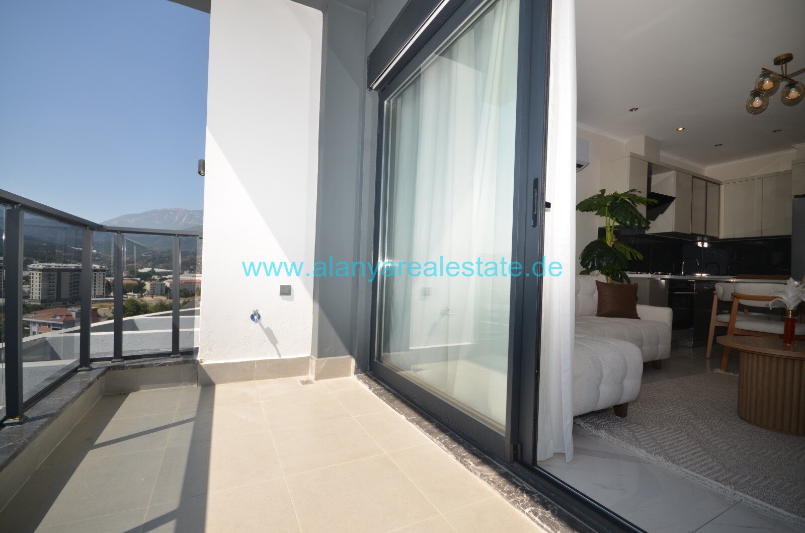 BEST OFFER Voll möblierte neue 2 Zimmer Wohnung mit Pool und Meerblick