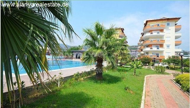 Voll möbliertes Duplex Penthaus gleich am Strand mit Pool und fantastischem Meerblick